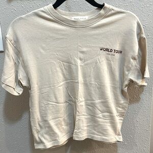 World tour crop tee